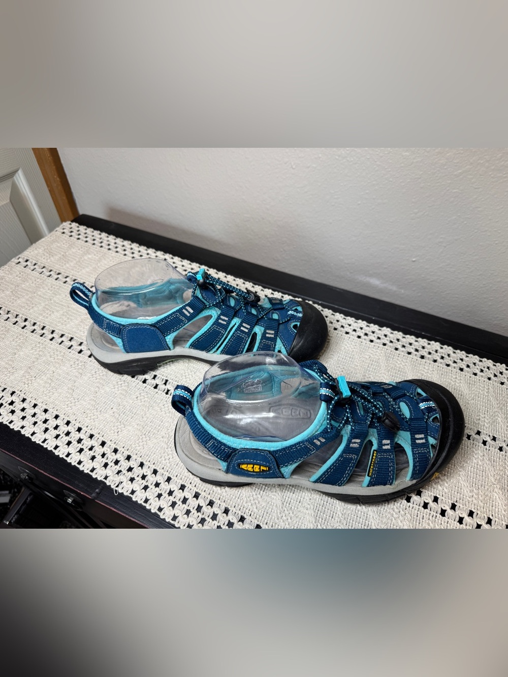 Women’s Keen Navy and Aqua Closed-Toe Sport Sandals - Picture 3 of 6